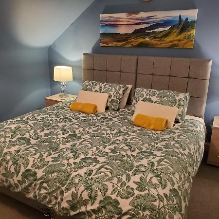 Carvetii - Mayhaven House - Tranquil Cul-De-Sac - 2 Bedrooms, Sleeps 4 Guests Данфермлин Экстерьер фото